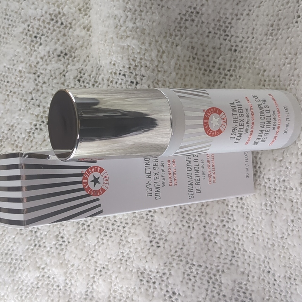 First Aid Beauty 0.3% Retinol Complex Serum with Peptides, 30ml/1.0fl oz - Picture 10 of 10